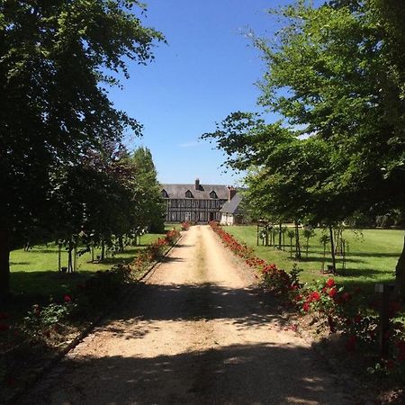 La Gloriette Gite Situe Dans La Propriete Dun Magnifique Manoir Vatteville Kültér fotó